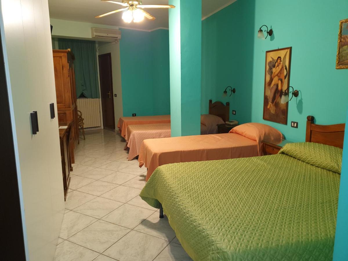 Hotel Caribe Casalnuovo Di Napoli Dış mekan fotoğraf