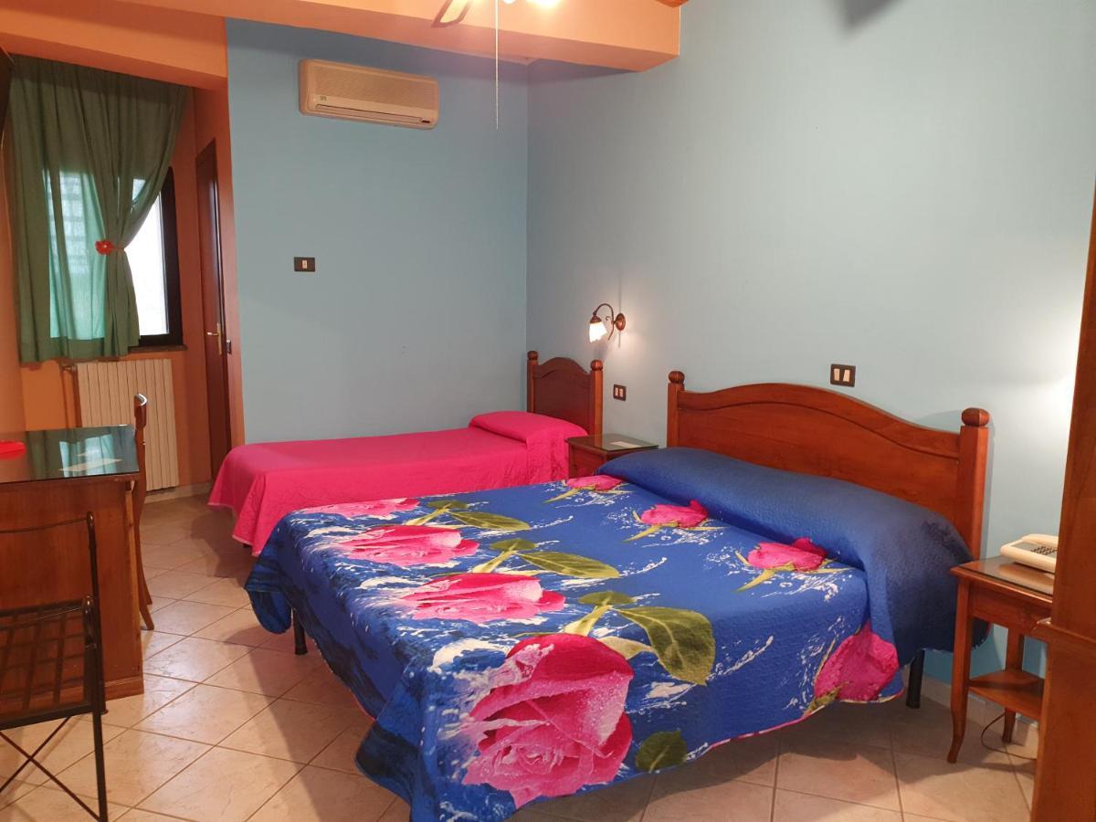 Hotel Caribe Casalnuovo Di Napoli Dış mekan fotoğraf
