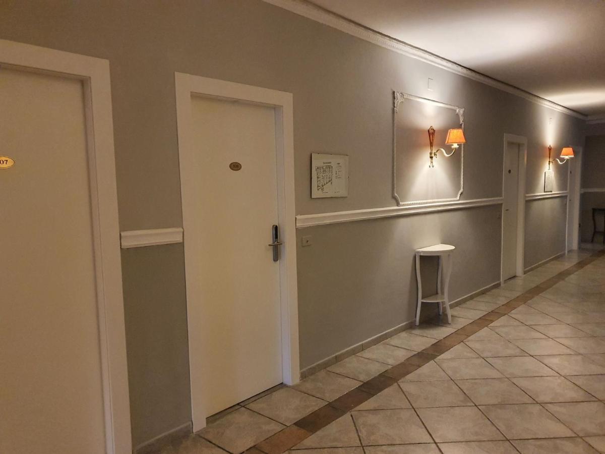 Hotel Caribe Casalnuovo Di Napoli Dış mekan fotoğraf