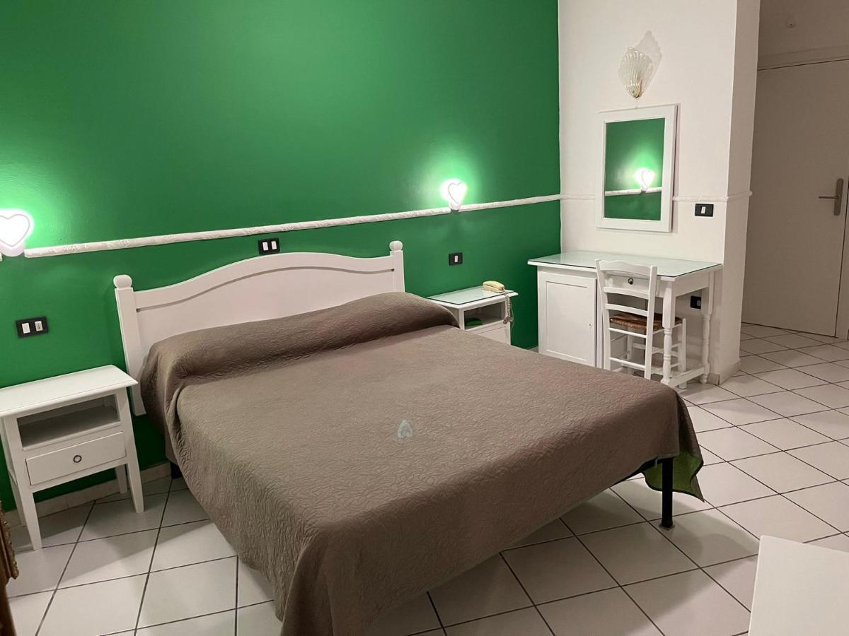 Hotel Caribe Casalnuovo Di Napoli Dış mekan fotoğraf